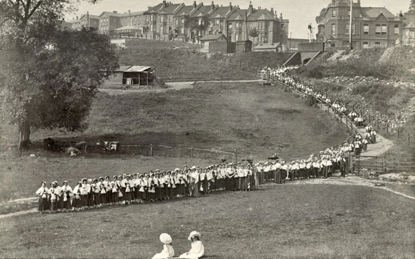 Outing for girls from Mullers New Orphan Houses, Ashley Dow