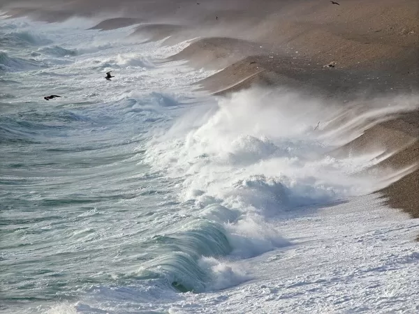 Storm waves at Chesil Beach