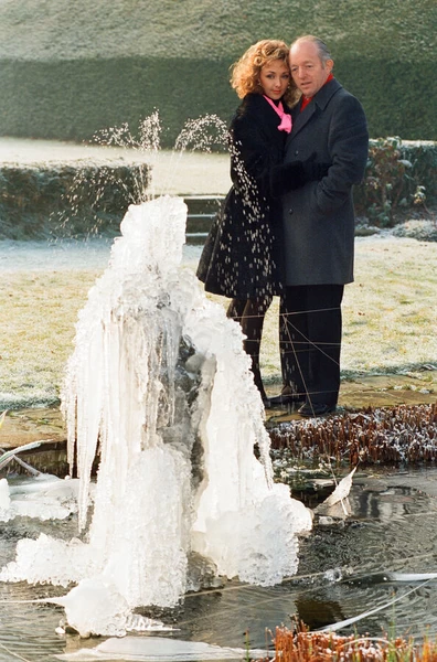 Magician Paul Daniels and his wife Debbie McGee pictured at home. 13th December 1991