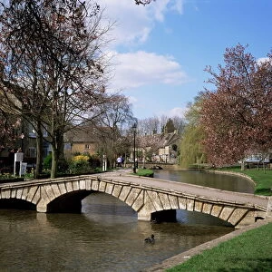 Gloucestershire Poster Print Collection: Bourton-on-the-Water