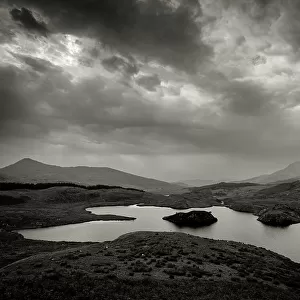 Lakes Jigsaw Puzzle Collection: Llyn y Dywarchen