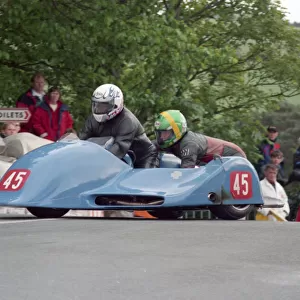 Helmut Lunemann & Chris McGahan (Ireson Honda) 2000 Sidecar TT