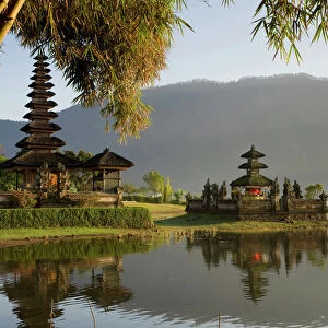 Indonesia Jigsaw Puzzle Collection: Lakes