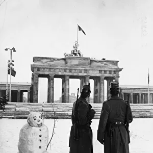 Berlin Wall Framed Print Collection: Brandenburg Gate