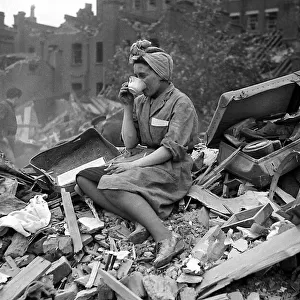 Popular Themes Photo Mug Collection: The London Blitz