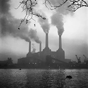 London Poster Print Collection: Battersea Power Station a077607