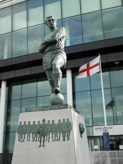 Brent Photo Mug Collection: Bobby Moore statue PLA01_03_1183