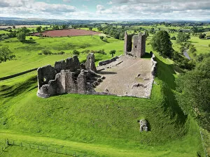 Romantic Ruins Metal Print Collection: Brough Castle, Cumbria DP371412