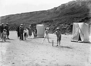 Photos from the 1930s Pillow Collection: Cricket on Filey beach WSA01_01_G0584