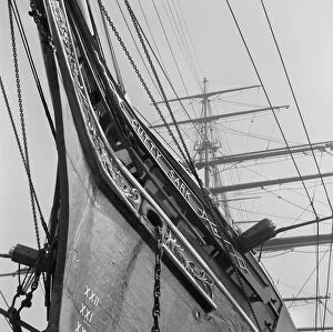 Catching the wind Poster Print Collection: Cutty Sark a065203
