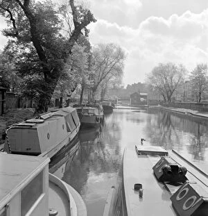 Paddington Premium Framed Print Collection: Grand Union Canal a064515