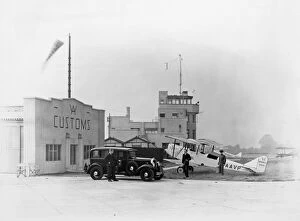 15 Photographic Print Collection: Heston Aerodrome c. 1930s AFL03_aerofilms_c19981