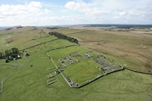 Hadrian's Wall Fine Art Print Collection: Housesteads Roman Fort and surrounding countryside N061001