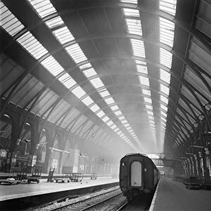 John Gay Collection (1945-1990) Poster Print Collection: Kings Cross Station a062778