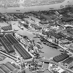 Ships and Boats Fine Art Print Collection: London Docks 1958 EAW071687