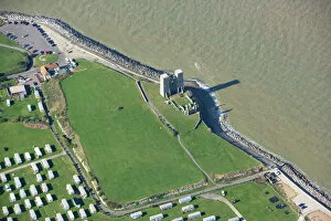 Reculver Towers Poster Print Collection: Reculver Towers and Roman Fort N080988
