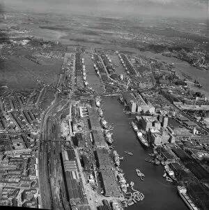 England Photographic Print Collection: Royal Docks Silvertown EAW182493