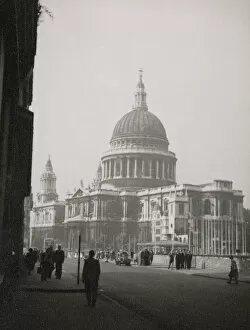 Historic Images Premium Framed Print Collection: St Pauls Cathedral JRU01_01_067