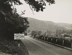 Historic Images Canvas Print Collection: Tintern Abbey JRU01_01_178