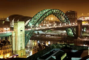 Newcastle upon Tyne Photographic Print Collection: Tyne Bridge at night N080496