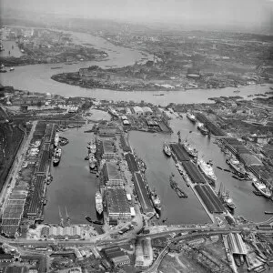 London from the Air Metal Print Collection: West India Docks EAW130034