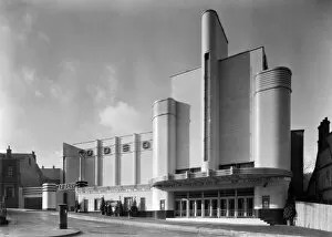 John Hills Photographic Print Collection: Woolwich Odeon BB87_03661