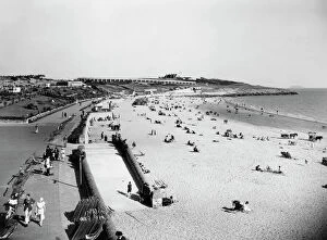 Glamorgan Canvas Print Collection: Barry Island Beach, Wales, 1920s