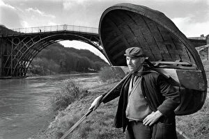 Boatman Collection: Eustace Rogers, the last coracle man of Ironbridge, Shropshire