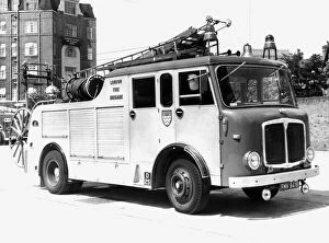 Chiswick Collection: GLC-LFB - Dual purpose pump-escape fire engine