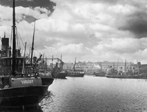 Related Images Collection: Grimsby No 2 Fish Dock