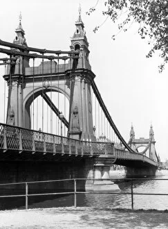 Hammersmith and Fulham Photo Mug Collection: Hammersmith Bridge