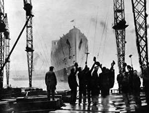 September Collection: The Launch of R. M. S. Queen Mary, Clydebank, September 1934