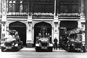 Firefighters Photographic Print Collection: LCC-LFB Bishopsgate fire station, City of London