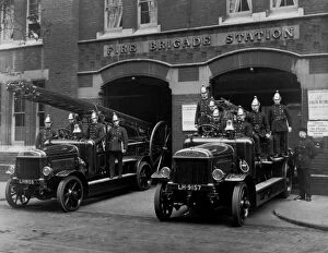 Firefighters Collection: LCC-LFB Tooley Street fire station and its crews