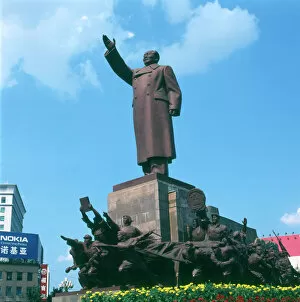 Chairman Mao Pillow Collection: Mao statue in Shenyang, Liaoning Province, China