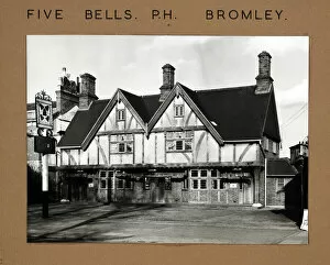 Bromley Fine Art Print Collection: Photograph of Five Bells PH, Bromley, Greater London