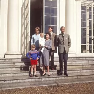 The Queen Mother Collection: Queen Elizabeth II - Royal family at Frogmore