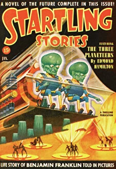Magazines Collection: Startling Stories scifi magazine cover - Green-headed Aliens