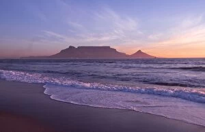 Landscape paintings Collection: South Africa - Table Mountain, Cape Town