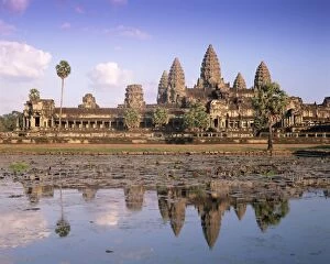 South East Asia Collection: Angkor Wat reflected in the lake, UNESCO World Heritage Site, Angkor, Siem Reap Province