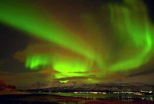 Tranquillity Collection: Aurora borealis (Northern Lights) seen over the Lyngen Alps, from Sjursnes, Ullsfjord, Troms