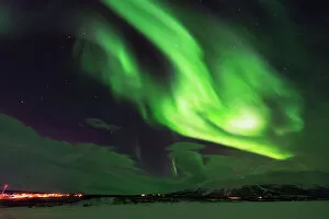 Northern Lights Collection: Aurora borealis (Northern Lights), Abisko, Lapland, Arctic Circle, Sweden, Scandinavia