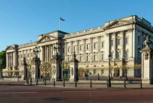 International Landmark Collection: Buckingham Palace, near Green Park, London, England, United Kingdom, Europe