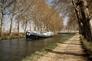 Barge Collection: Canal du Midi, near Beziers, Languedoc-Roussillon, France, Europe