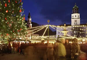 Christmas Markets Metal Print Collection: Christmas Market, Salzburg, Austria, Europe