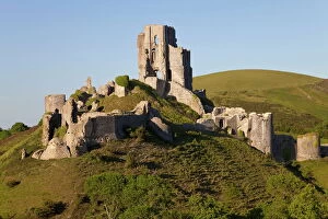 Iconic structures Jigsaw Puzzle Collection: Corfe Castle, Corfe, Dorset, England, United Kingdom, Europe