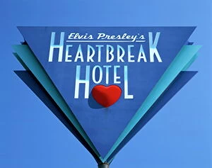 Memphis Photographic Print Collection: Elvis Presleys Heartbreak Hotel sign