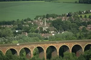 Villages Photo Mug Collection: Eynsford village and railway viaduct, Darent Valley near Sevenoaks, Kent