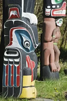 Vancouver Collection: First Nation totem pole in Stanley Park, Vancouver, British Columbia, Canada