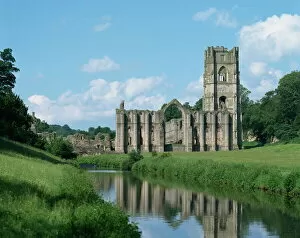 Ancient ruins Collection: Fountains Abbey, UNESCO World Heritage Site, Yorkshire, England, United Kingdom, Europe